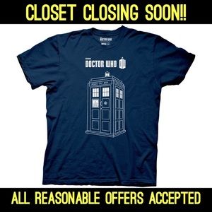 2/$13🌸Doctor Who TARDIS t-shirt